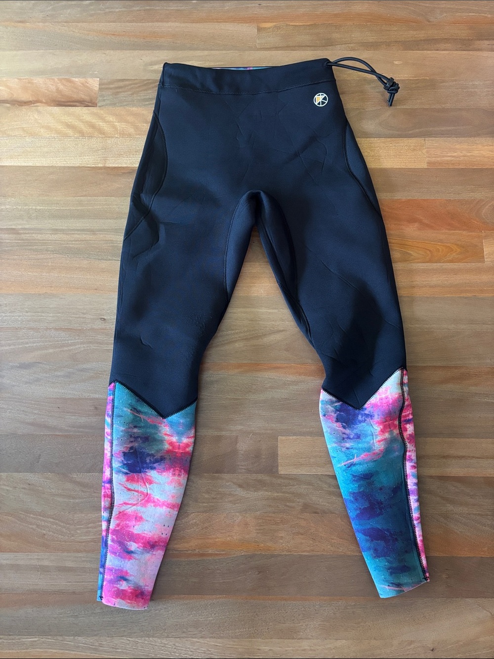 Kassia Surf Black Neoprene Wetsuit  Leggings with Blue & Pink Print Size 5/6